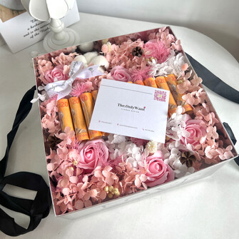 Pink theme cash flower box 